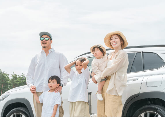 車と家族のイメージ画像