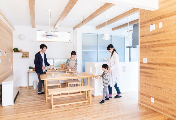 家族団欒のイメージ画像